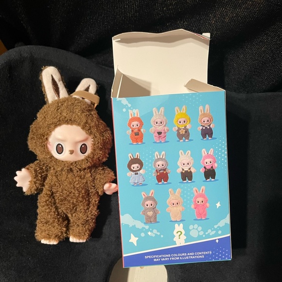 Labubu doll - Picture 3 of 5